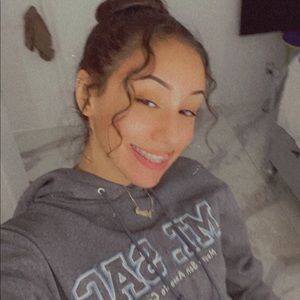 Meet your Posher, Julianna